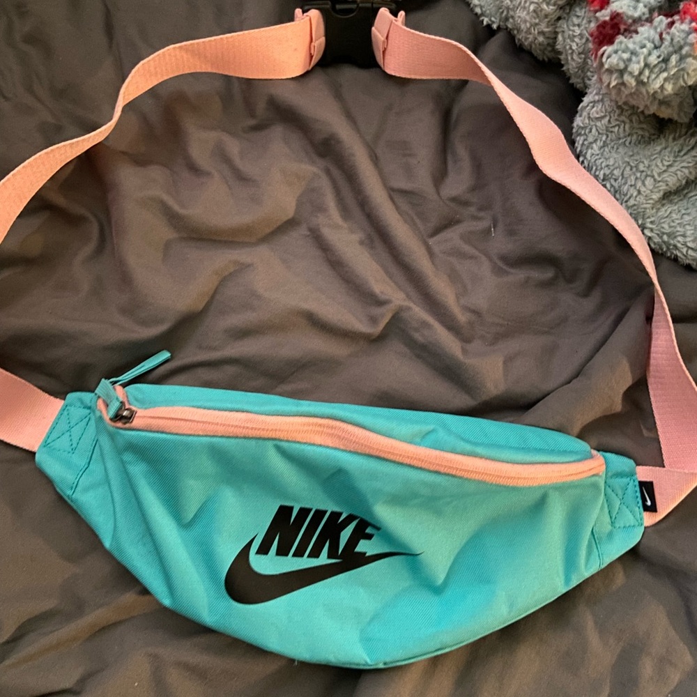 Plus size Nike Fanny pack